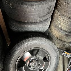 aluminium wheels and tires for toyota tundra 5 lugs two tires 40% and needs two 20% 
