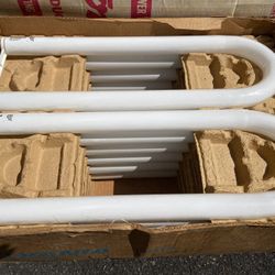 U-shape Sylvania Fluorescent Lights (NEW Case)