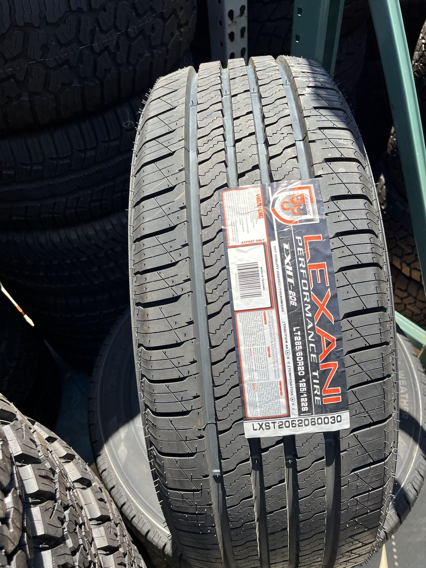 LEXANI LT285/60R20