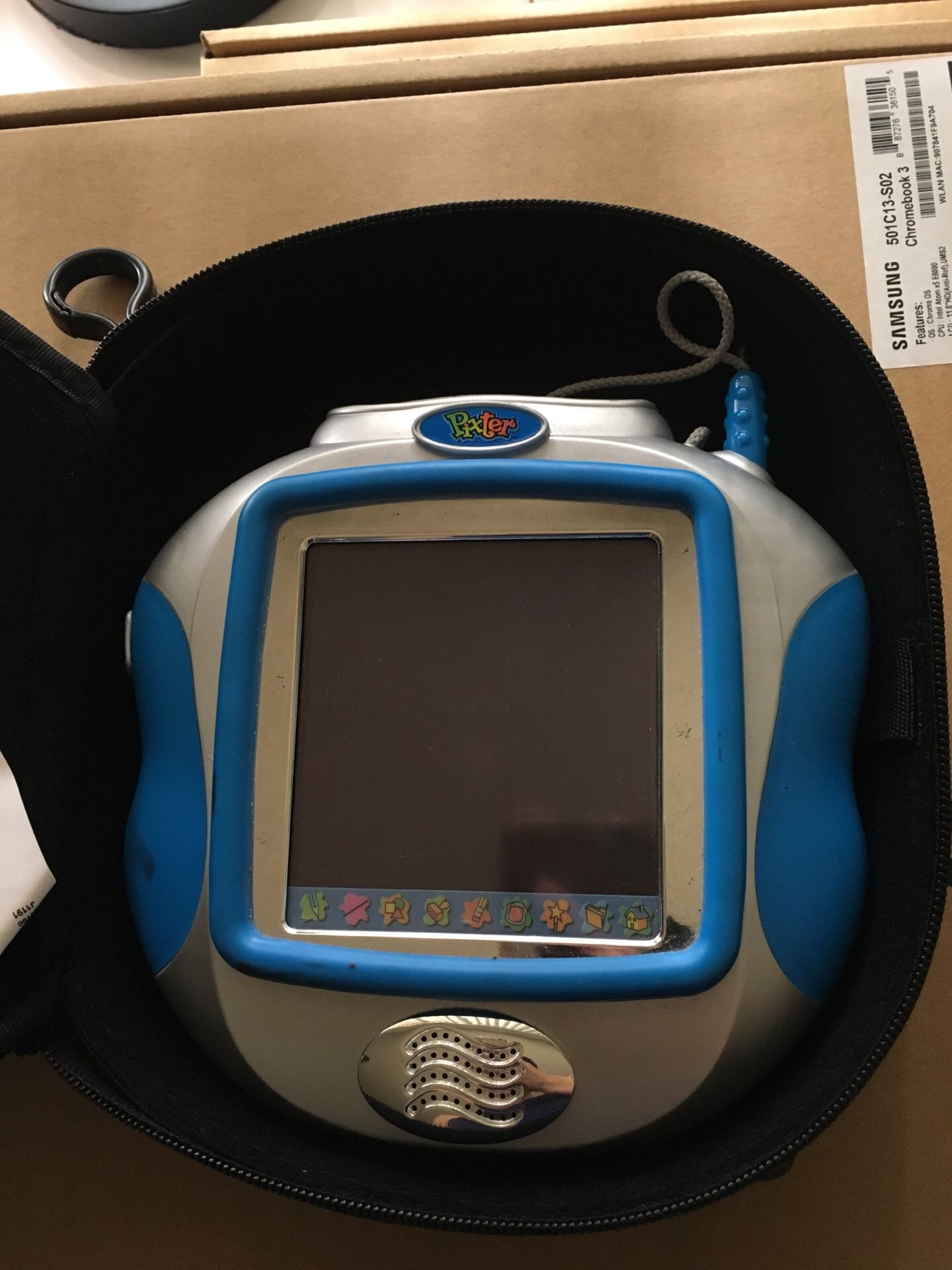 Pixter game device