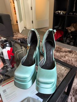 VERSACE HEELS SIZE 10 WOMENS
