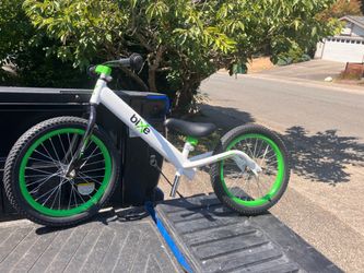 Child Kid Children Balance Bike 16” Wheels Bicycle Tricycle Trike like In Good Condition
