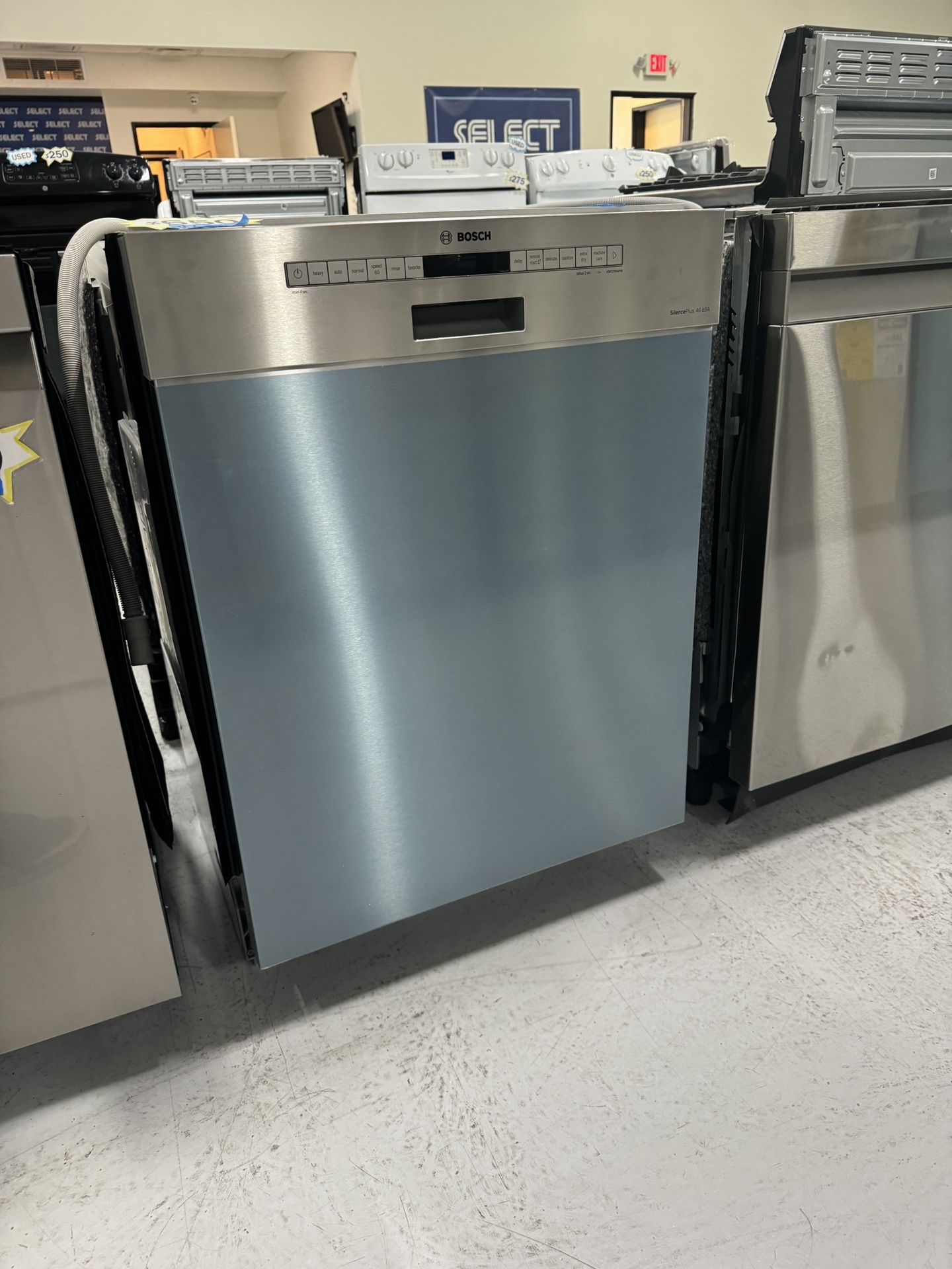 Brand New Dishwasher Bosch 3rd Rack 24” Full Warranty