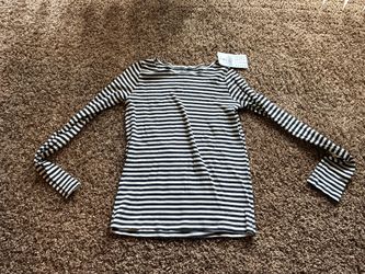 Long sleeve ST. GEORGE NEVER WORN, TAGS ATTACHED