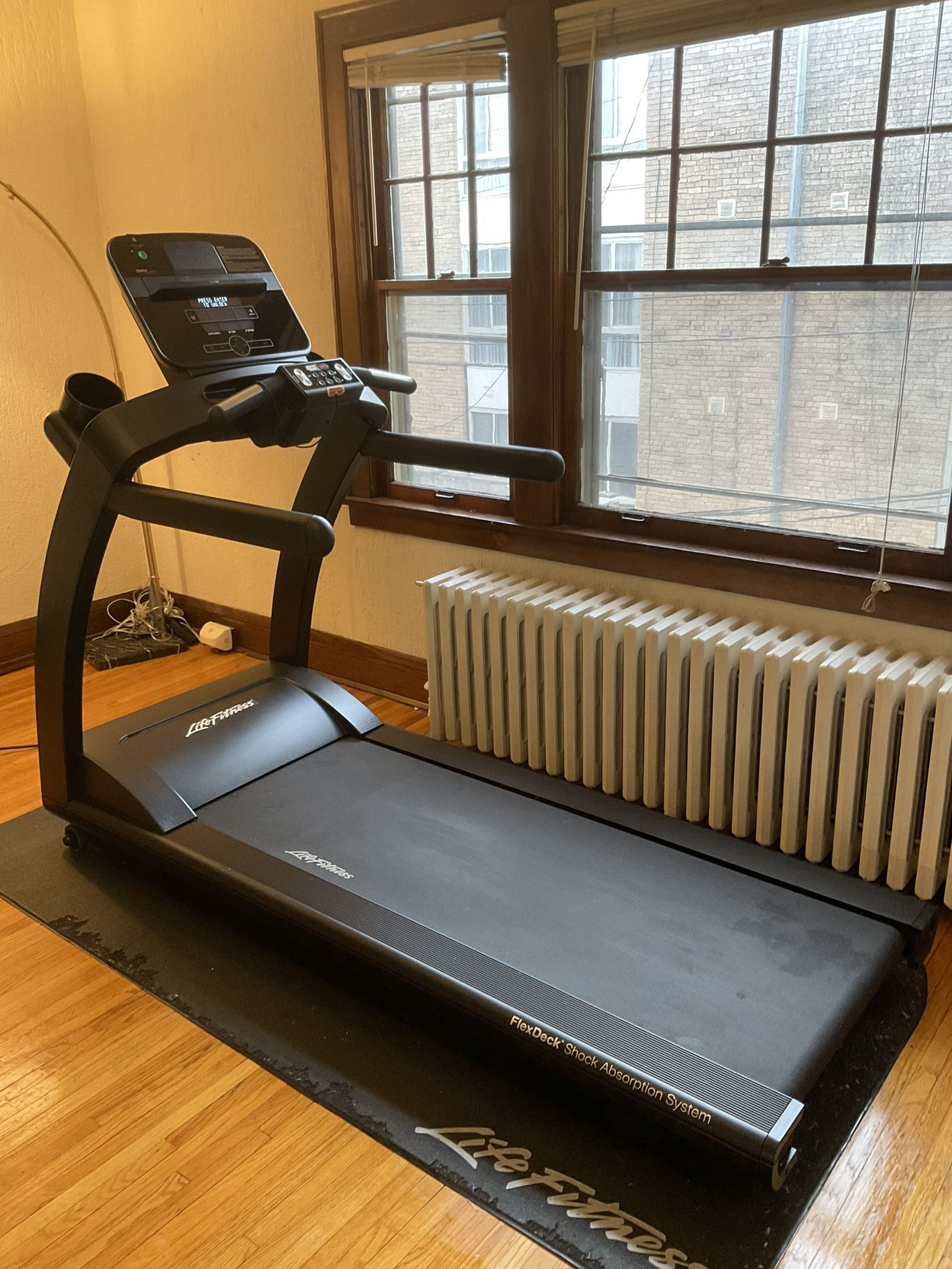 Life Fitness Run CX Treadmill