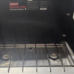 Coleman Propane Stove With Electronic Ignition 