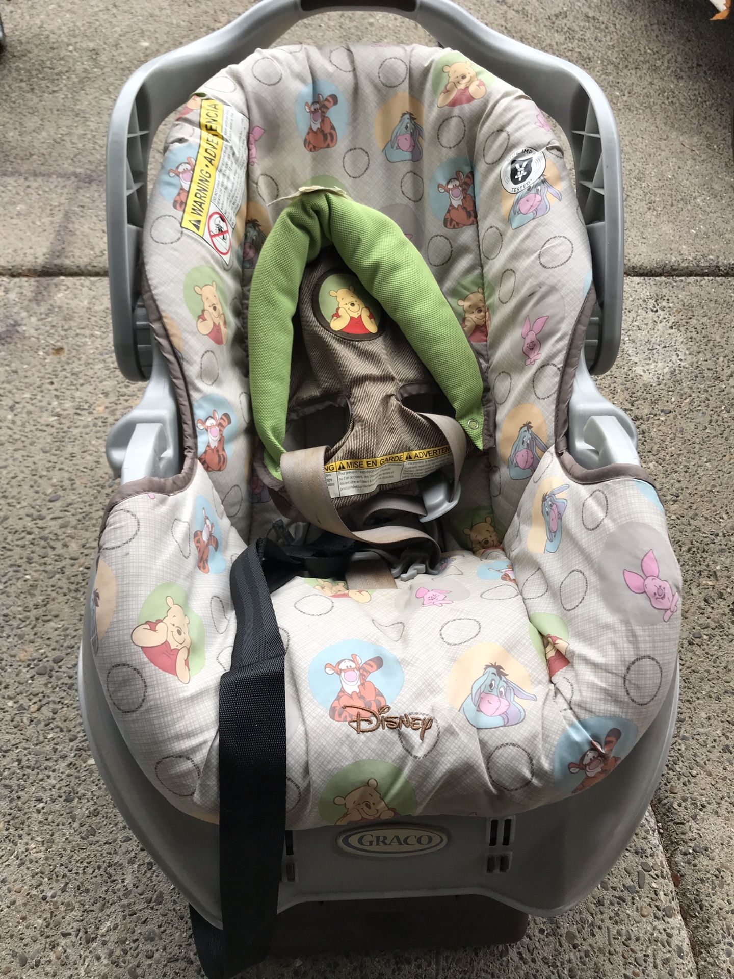 Graco car seat with base.