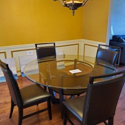 Breakfast Table with chairs