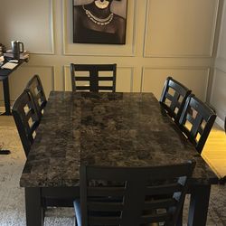 Dining table set