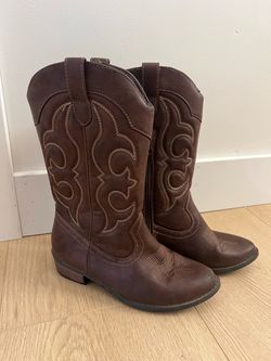 Kids cowboy boots size 3