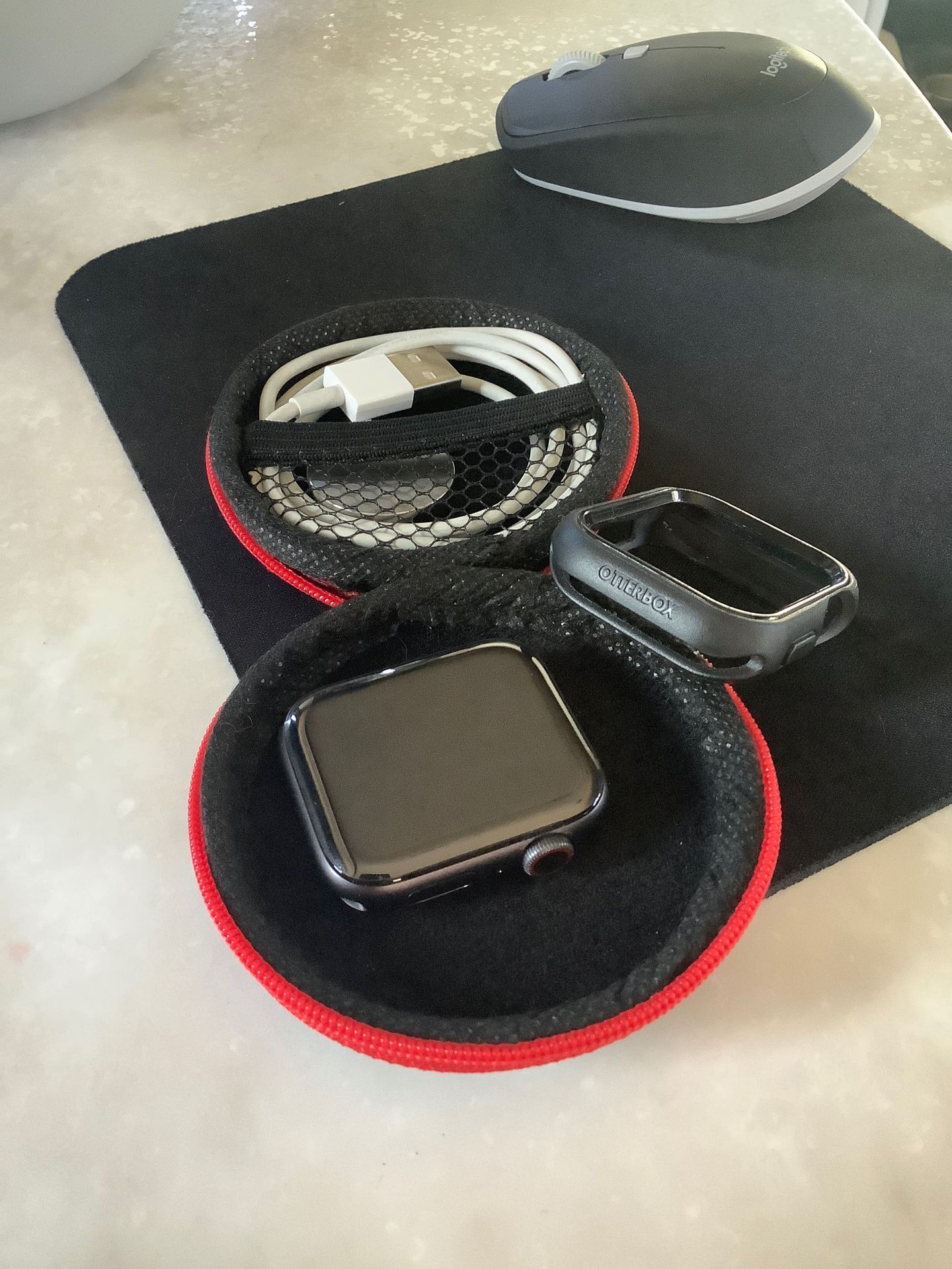 Apple Watch series 5 44mm (GPS and Cellular) with charger