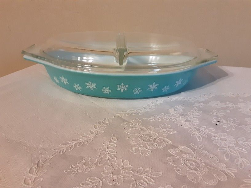 Vintage Snowflake Pyrex