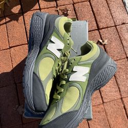 NEW BALANCE 2002R x THE BASEMENT “MOSS GREEN” SIZE 11