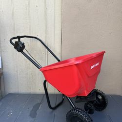 EarthWay SPRED Broadcast Adjustable  Push Spreader