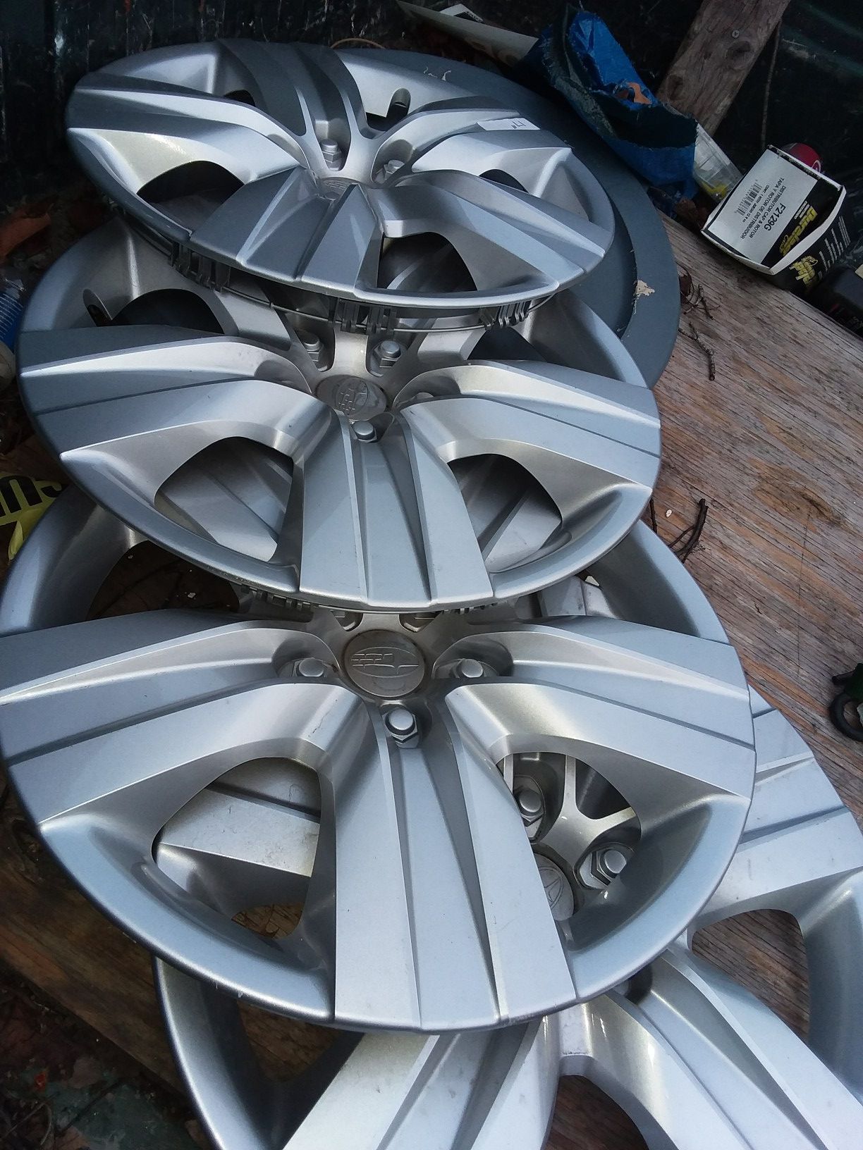 4 Subaru hubcaps 17s