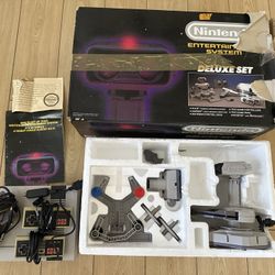 Nintendo NES Deluxe Console System w/ ROB Robot