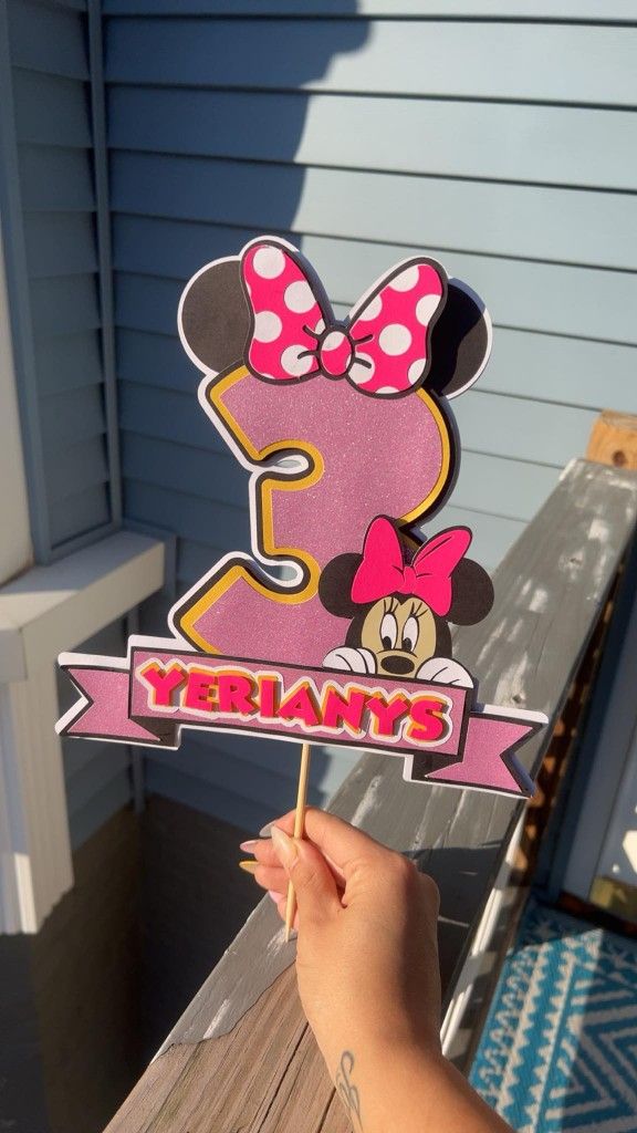Cake decoration