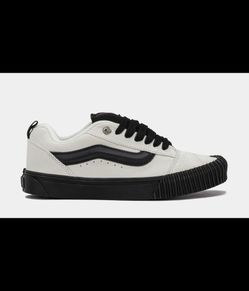 Vans Low-Top Suede Sneakers White Black