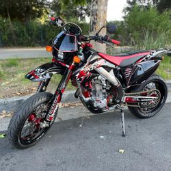 05 HONDA CRF450X CRF 450x   SUPERMOTO SHOW BIKE SHOWROOM CONDITION