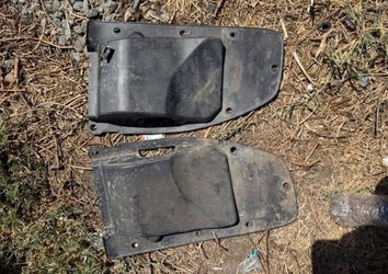 OEM Jeep Gladiator (2020–2026) Front Bumper Closeout Covers / Splash Shield Panels Pair (LH & RH)