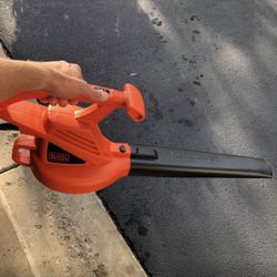 Electric Leaf Blower, 7-Amp (LB700)