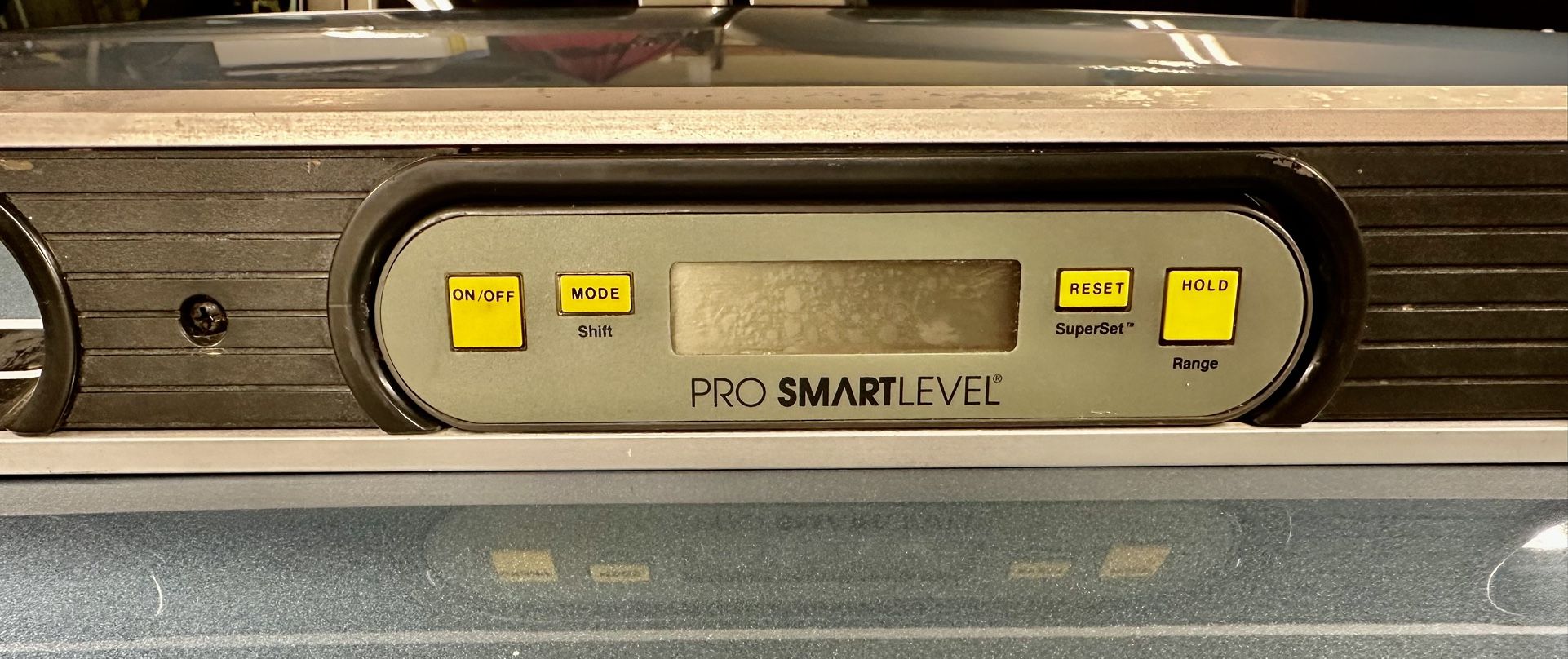 4-foot Smart Level with case