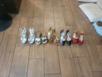 MK. HEELS  SIZE  7