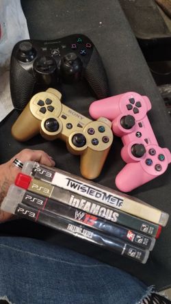 Ps3 bundle 4 games and 3 controllers
