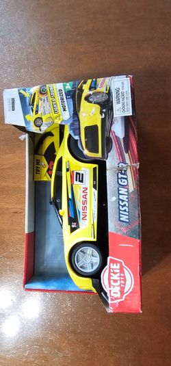 Nissan gtr toy car