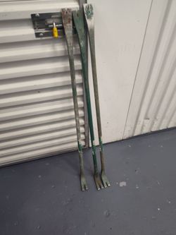 2 sledgehammer,3 bars,2 concrete pads,2 concrete brushes