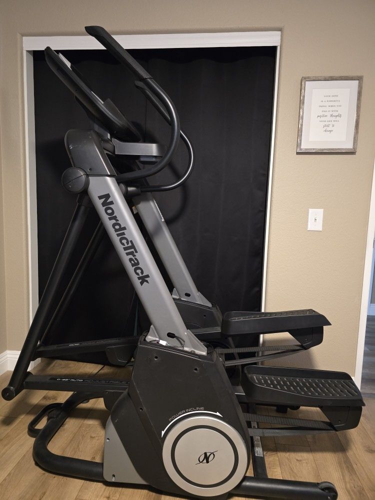 Nordictrack Freestride Trainer Elliptical FS10i