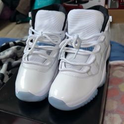 Jordan 11 (Legend Blue) 