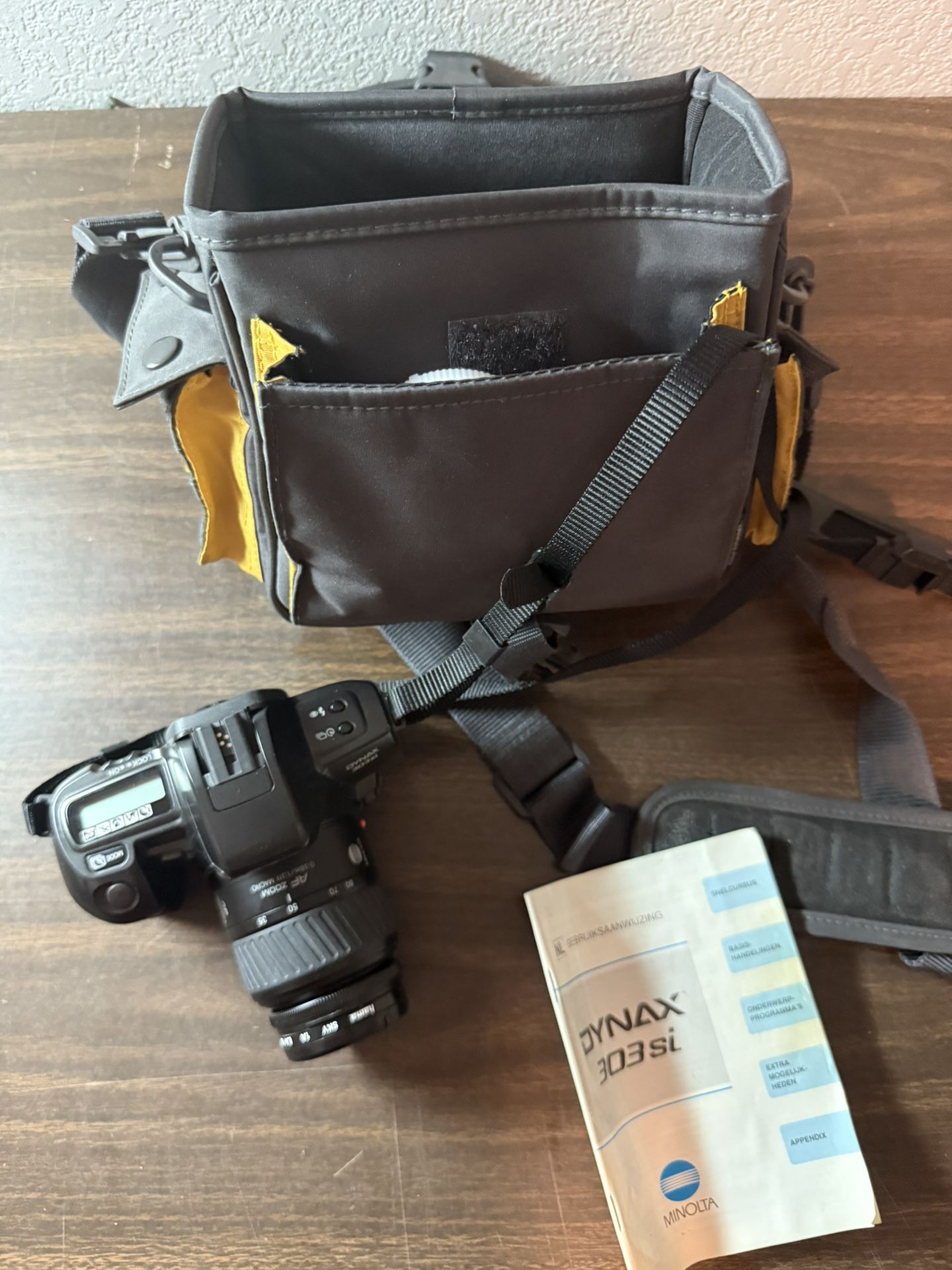 Minolta DYNAX Camera 303si  Japan with AF Zoom lens paperwork, case