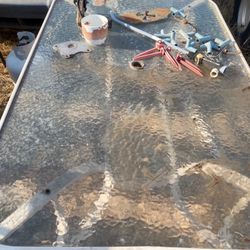 Outdoor Patio Table. Perfect Condition.