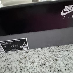 AIR JORDAN 11 BRED VELVET