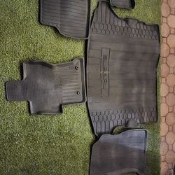 2018-2023 Subaru  Crosstrek Full Set of OEM Black Rubber Floor Mats