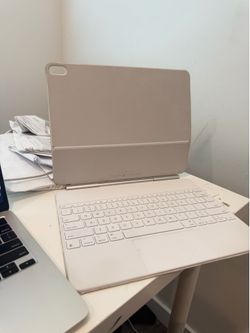 Magic Keyboard ipad 13 white