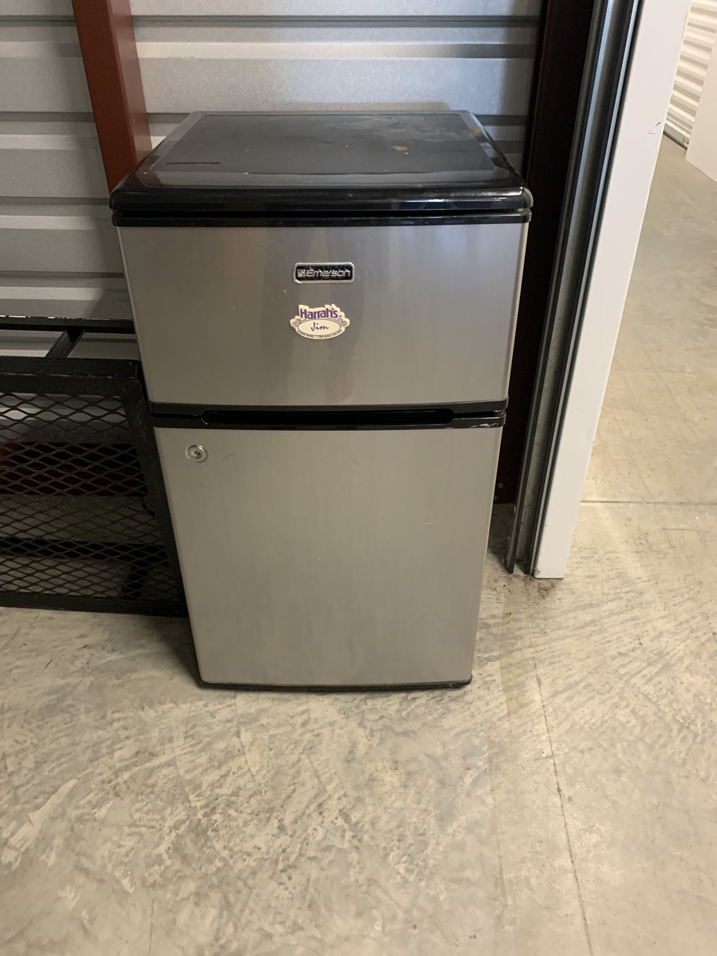 Mini Fridge 