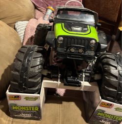 New Bright RC Monster Jeep 4x4