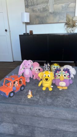 Disney Bluey 🧡💙 Car Toy & Plushies (Pick Up In Escondido)