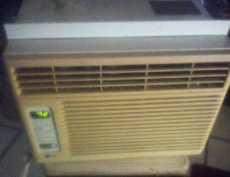 LG WINDOW AC UNIT FOR SALE for Sale in Miami, FL OfferUp