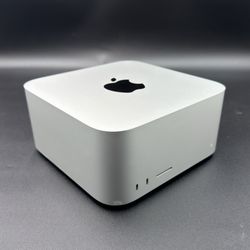 Mac Studio M2 Max – 64GB RAM / 38-Core GPU / 1TB SSD + Apple Keyboard, Trackpad & Mouse