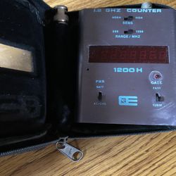 Vintage 1.2 GHz RF Frequency Counter – For Parts or Repair