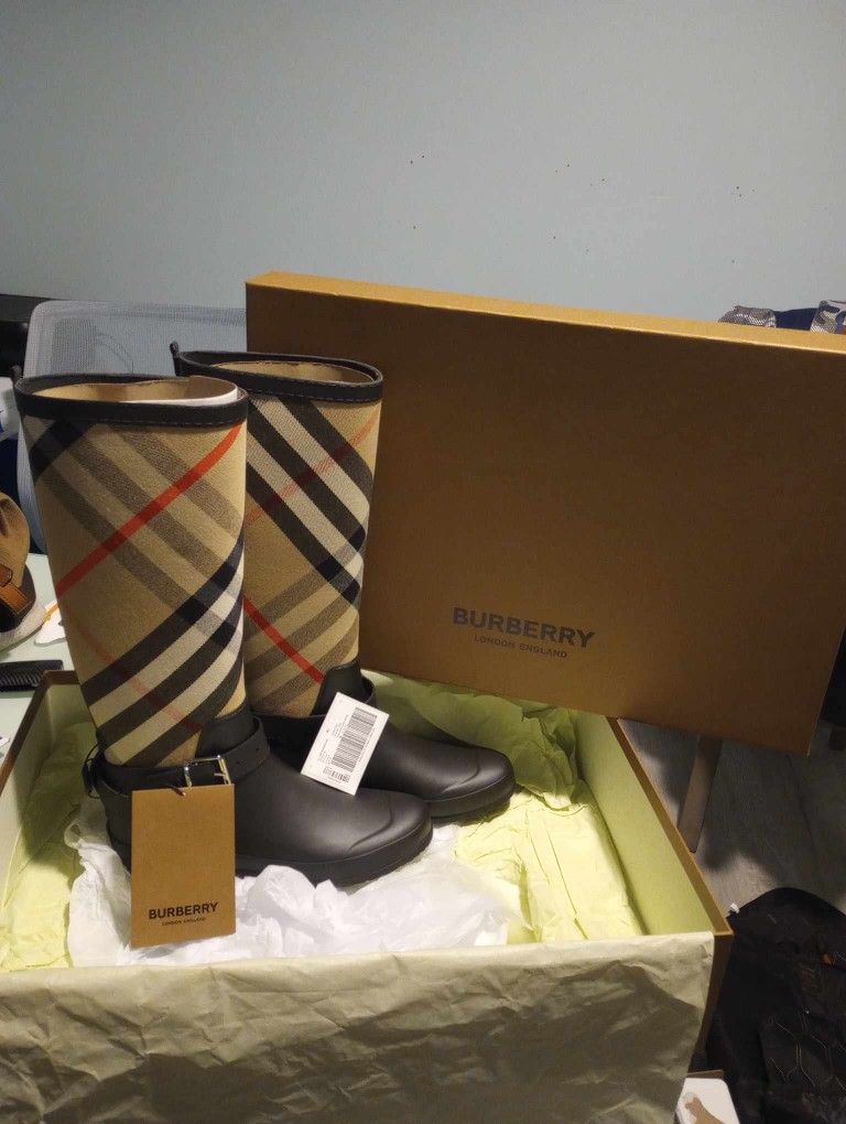 NWT Burberry Boots