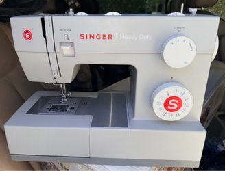 SINGER Heavy Duty 44S Sewing Machine Electric w/ Foot Pedal & Features for Denim
