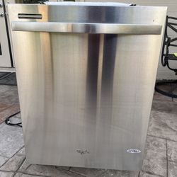 Whirlpool Gold Top Control 24-in Dishwasher