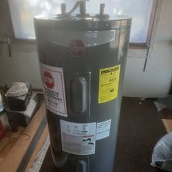 Gently USED WATER HEATER