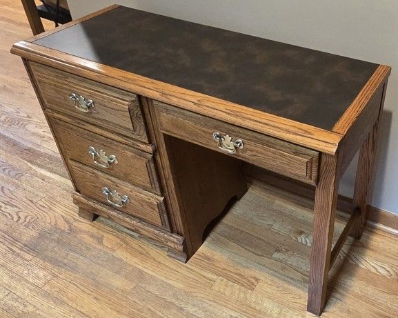 Young-Hinkle Charter Oak Desk