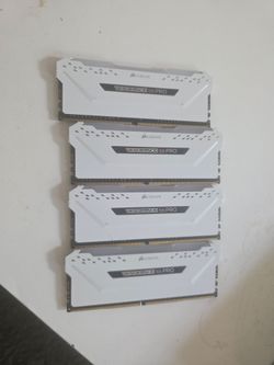 32 gb Corsair ddr4 rgb ram