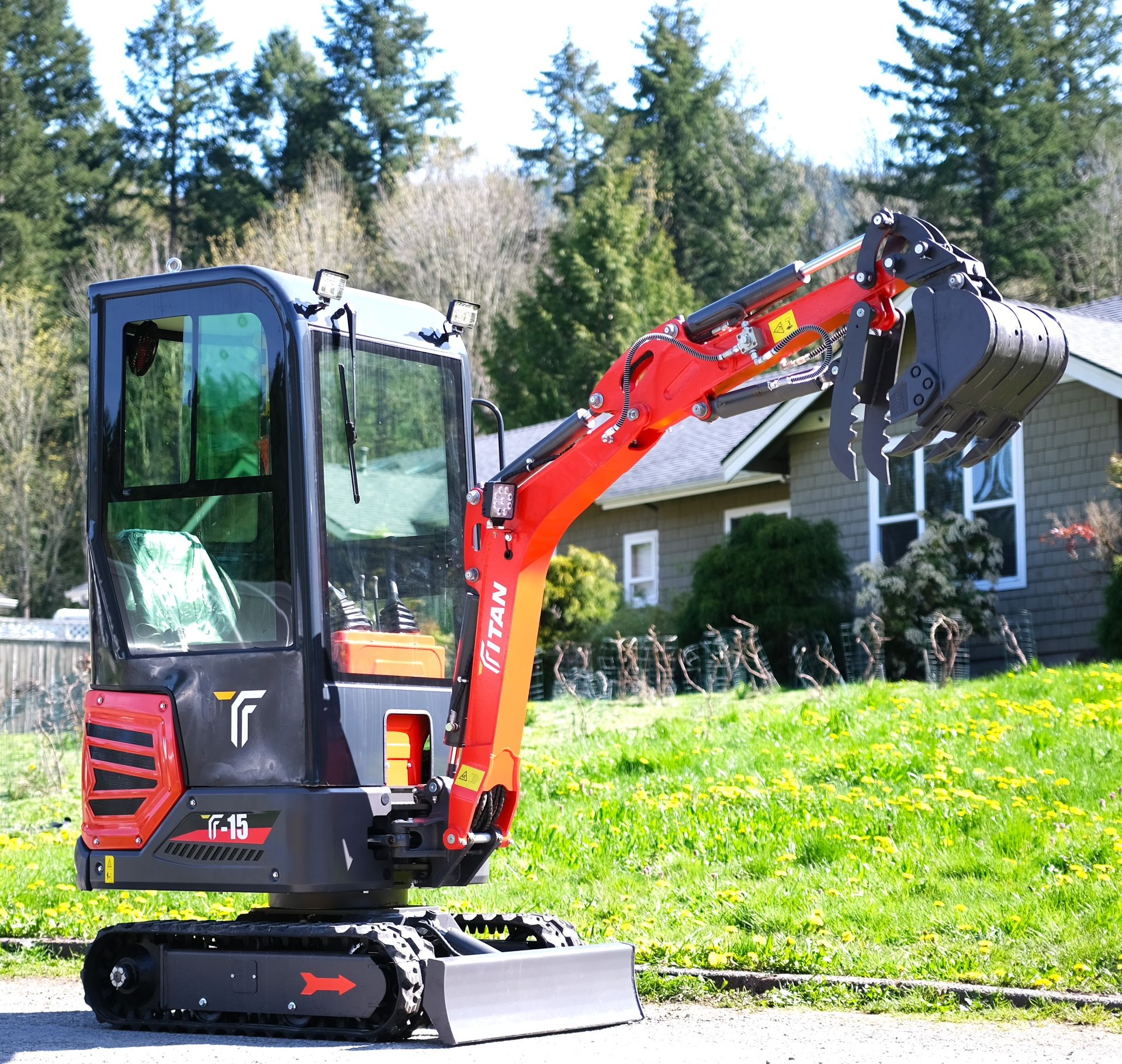 Brand NEW T-15 Mini Excavator | Enclosed cab, B&S gas | Swing boom